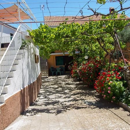 Apartments Stefanovski Paradiso Veli Lošinj الغرفة الصورة