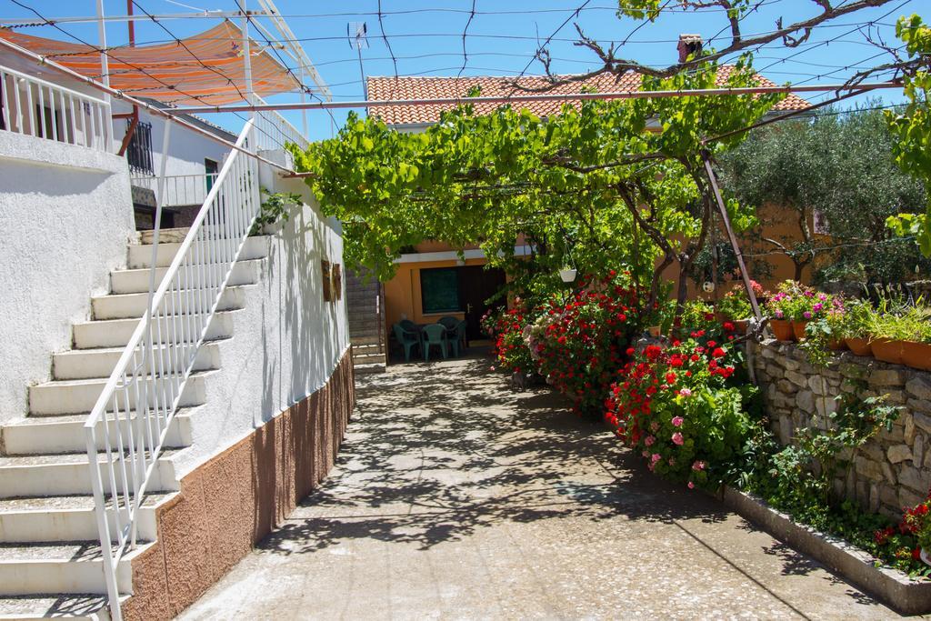 Apartments Stefanovski Paradiso Veli Lošinj الغرفة الصورة
